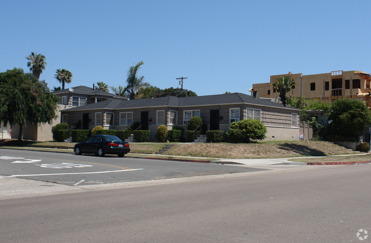 Foto principal - 4403-4409 Everts St
