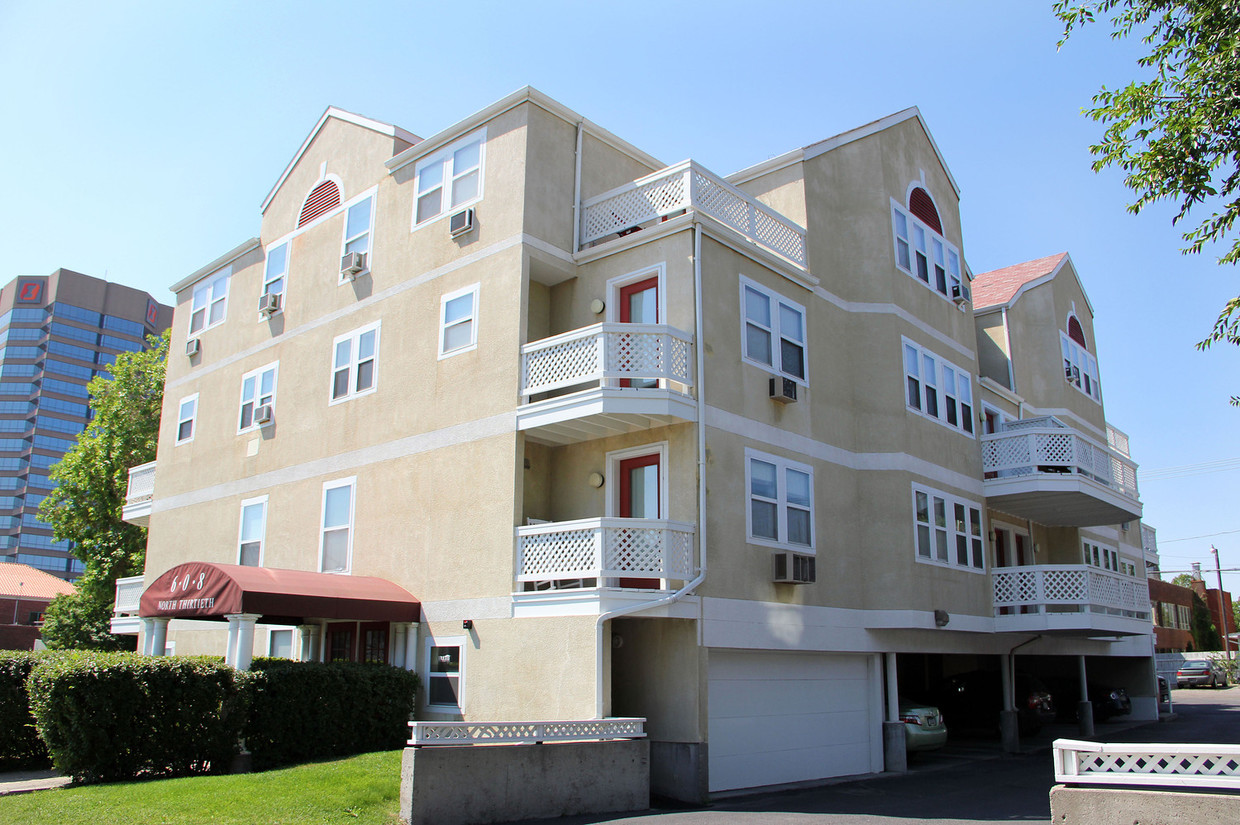 Primary Photo - Pinehurst Apartments