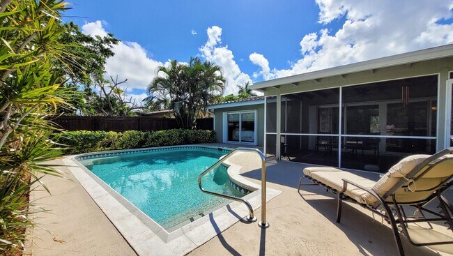 Foto del edificio - 949 W Royal Palm Rd