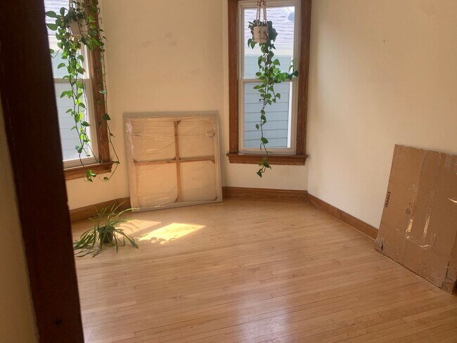 Foto del edificio - 3332 N Hamilton Ave