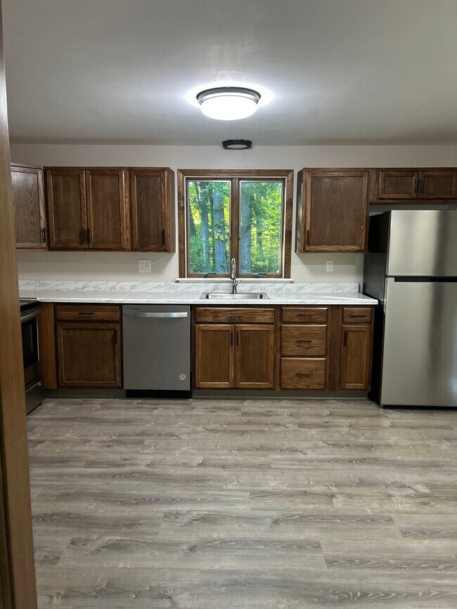 Building Photo - 276 Carriage Way