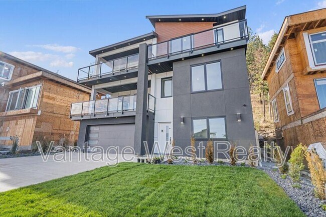 Building Photo - 3738 Astoria Dr