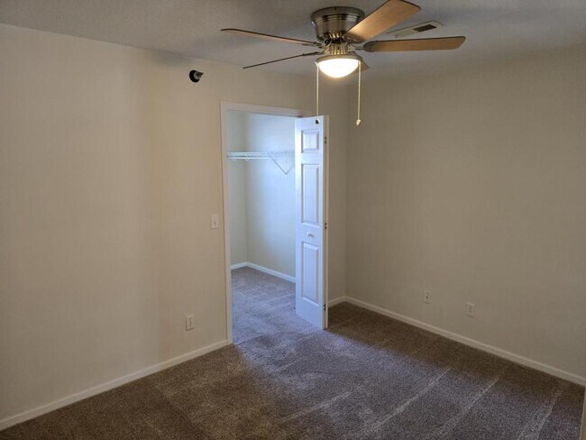 Foto del edificio - 2306 NE 68th St