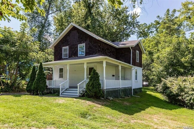 Building Photo - 192 Woodhull Rd