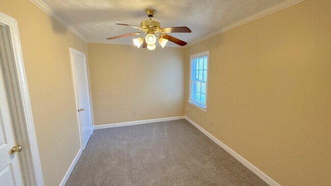 Foto del edificio - 3340 Douglass Ave