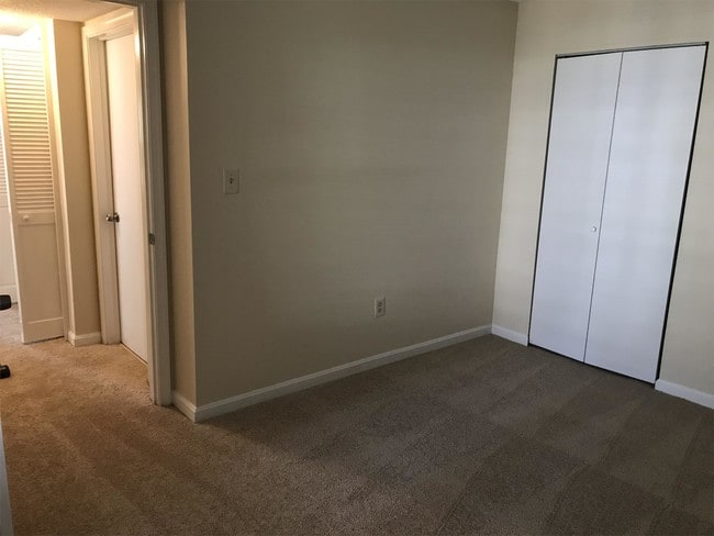 Building Photo - 10404 Beacon Ridge Dr