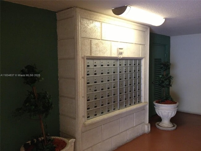 Building Photo - 2575 SW 27th Ave