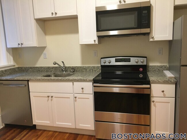 Foto del edificio - 1463 Beacon St
