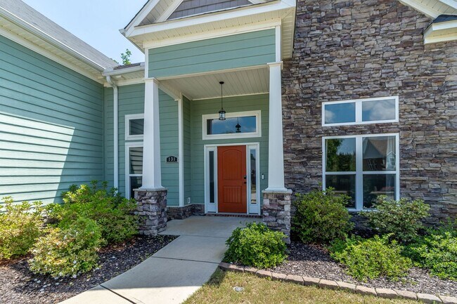 Building Photo - 5 Bedroom 4 Bath Home in North Augusta!