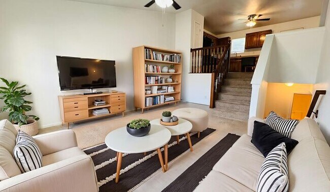 Foto del edificio - Creekwood Park Townhomes - Available Now with discounted rent