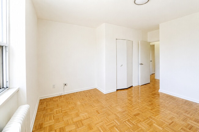 Building Photo - Birchbank Court