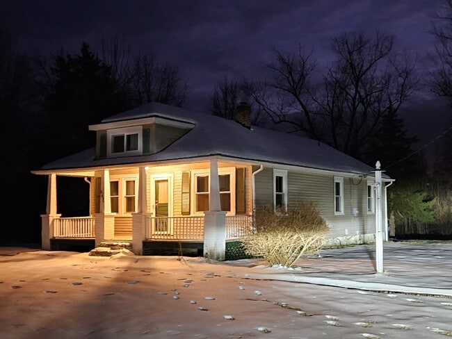 Foto del edificio - 2 BR, 1 BA on 1 ACRE