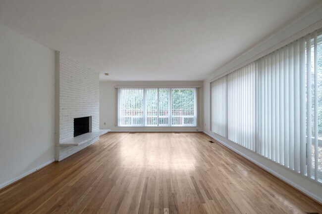 Building Photo - Seward Park