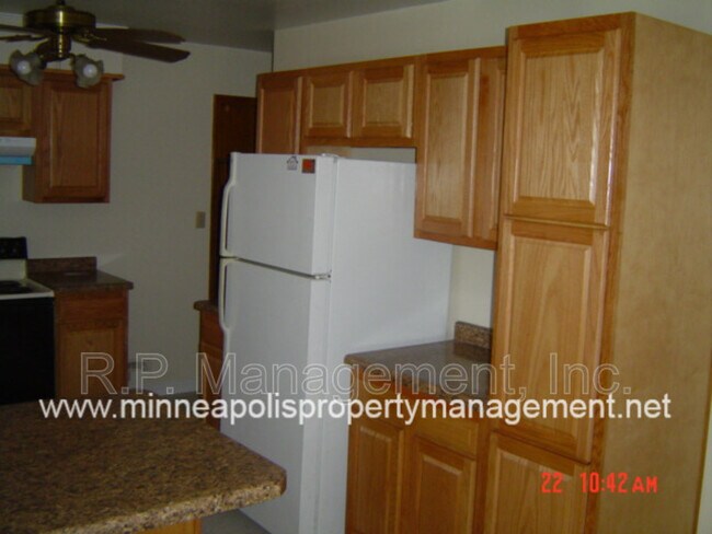 Foto del edificio - 990 Transit Ave