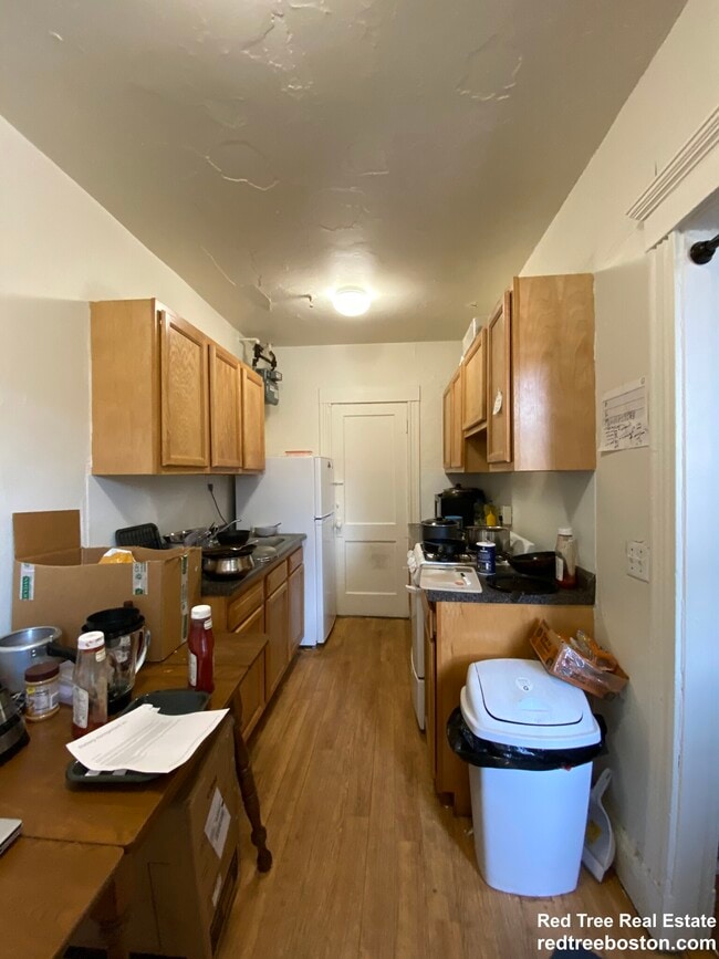 Building Photo - 231 Park Dr