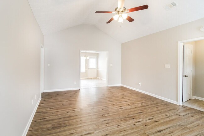 Foto del edificio - 779 Pepperwood Trail