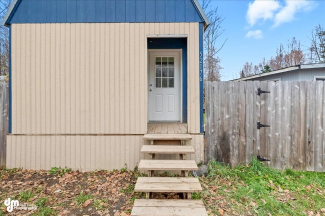 Foto del edificio - 52176 Merrill Ave