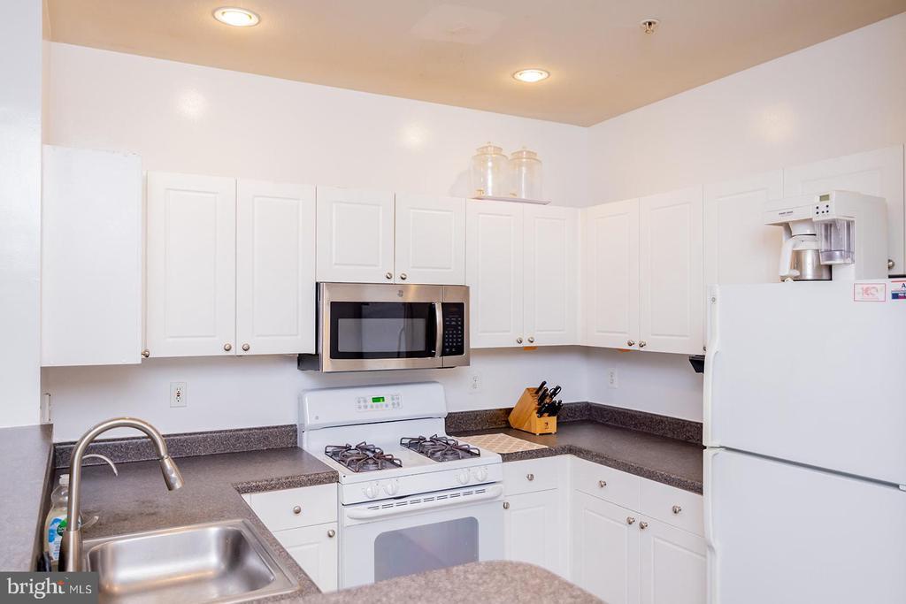 Foto principal - 11373 Aristotle Dr