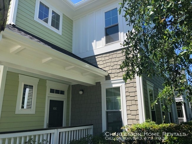 Building Photo - 1225 Blakeway St