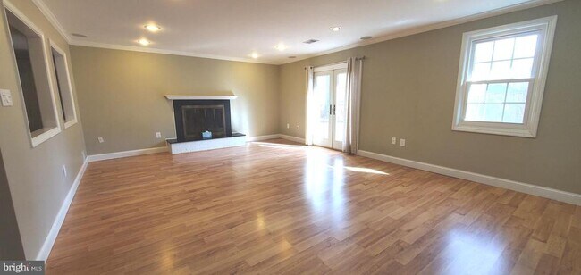 Foto del edificio - 2521 Farrier Ln