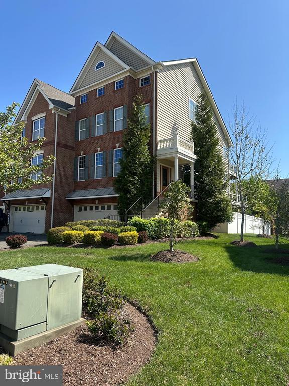 Building Photo - 4512 Grazing Way