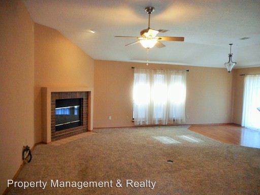 Building Photo - 1821 Pinnacle Ln