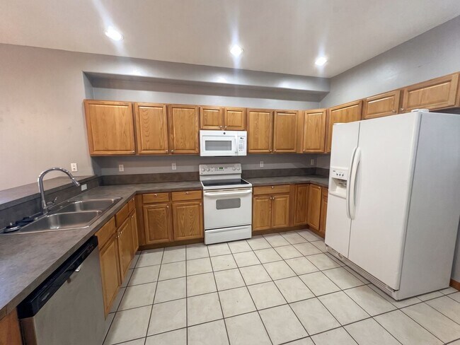 Foto del edificio - Spacious 4-Bedroom Home Between Frisco & Breckenridge | Attached Garage | Year Lease