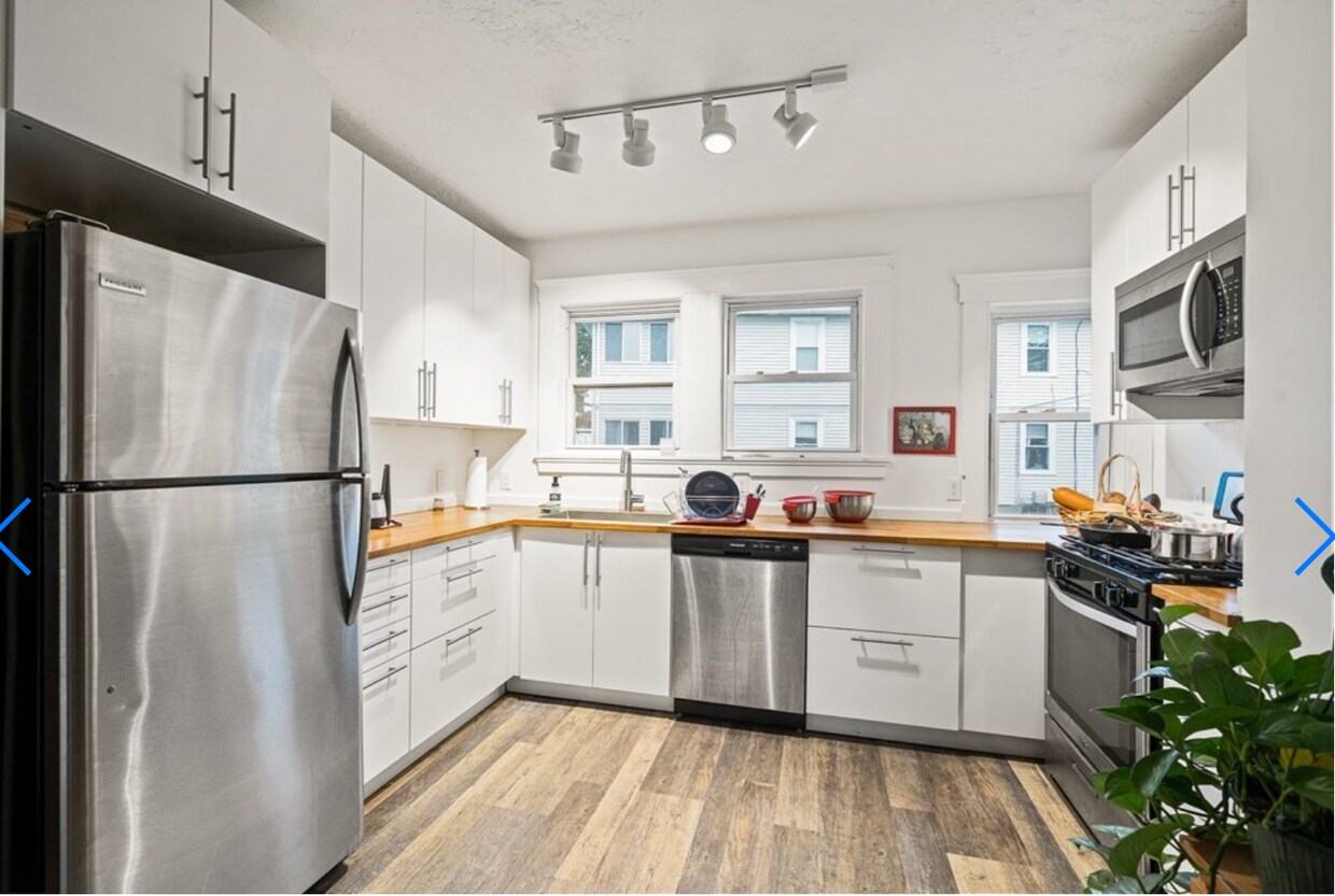 Foto principal - 18 Oak Hill Rd