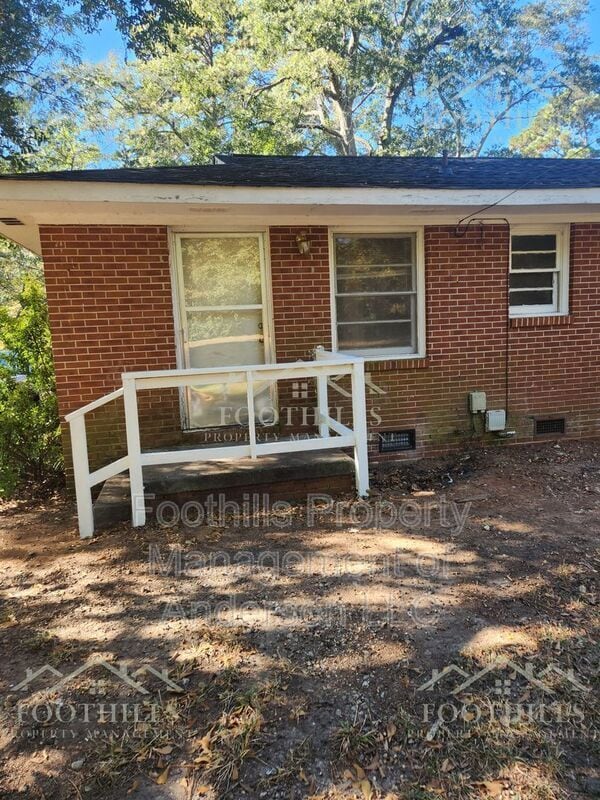 Building Photo - 414-416 Jeb Stuart Ave