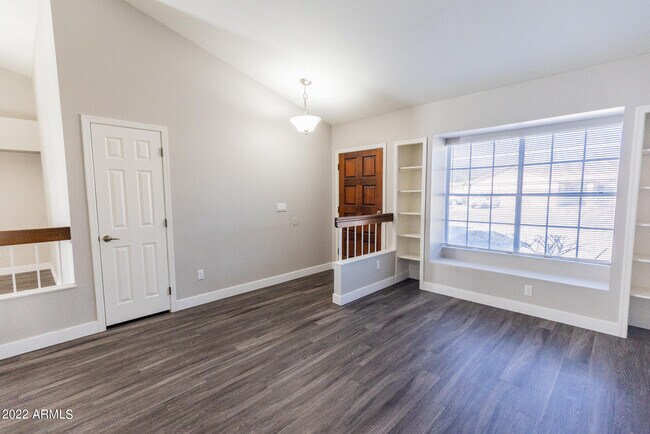 Foto del edificio - 4781 W McRae Way