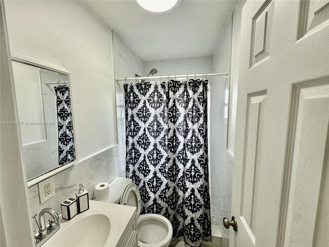 Foto del edificio - 2482 NW 175th Terrace
