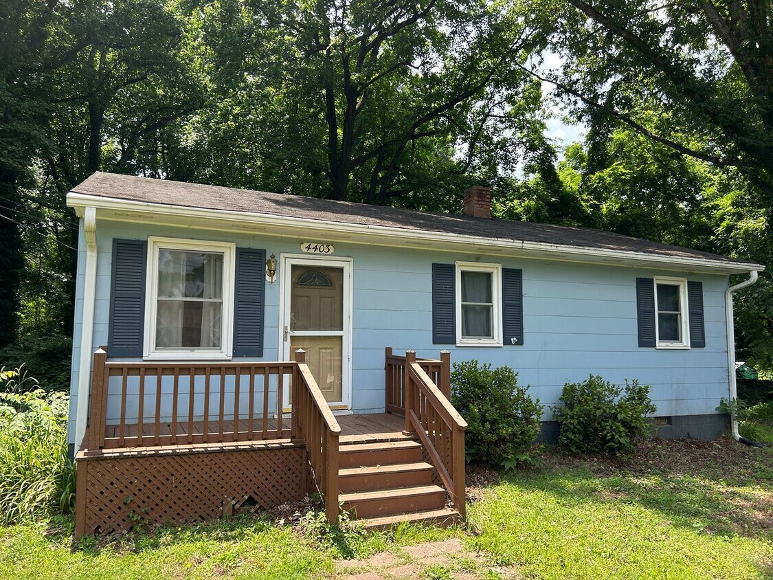 Foto principal - Northern Greensboro, off of North Elm St/n...