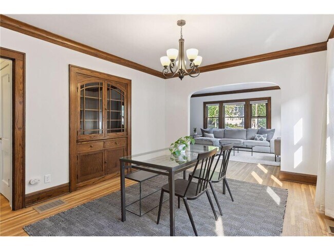 Building Photo - 953 17th Ave SE