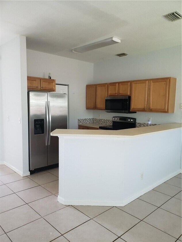 Building Photo - 2352 Coral Springs Dr