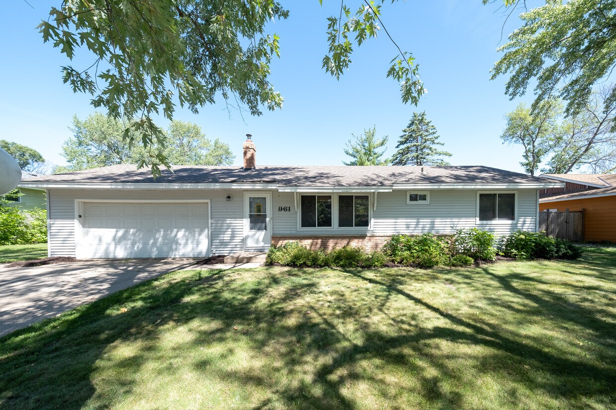 Primary Photo - 961 Whitney Dr