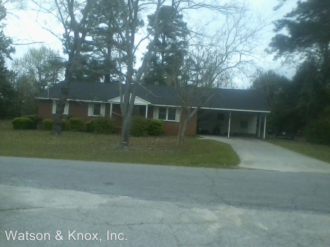 Foto principal - 3 br, 2 bath House - 121 S. Seymour Drive