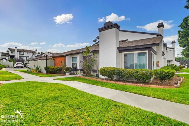 Foto del edificio - Stunning 3Bdm 2Ba Home with Fenced Patio and 2-Car Garage in San Diego