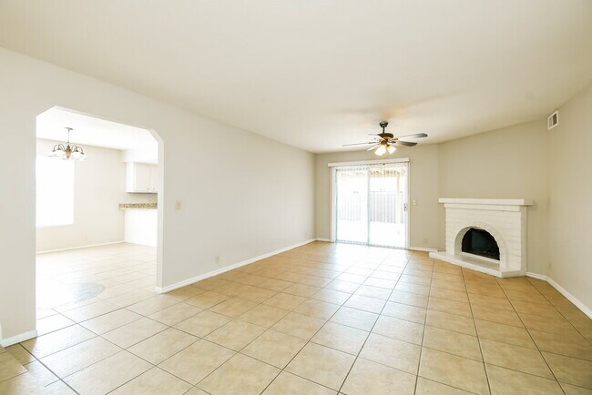 Foto del edificio - 503 W Cheyenne Dr