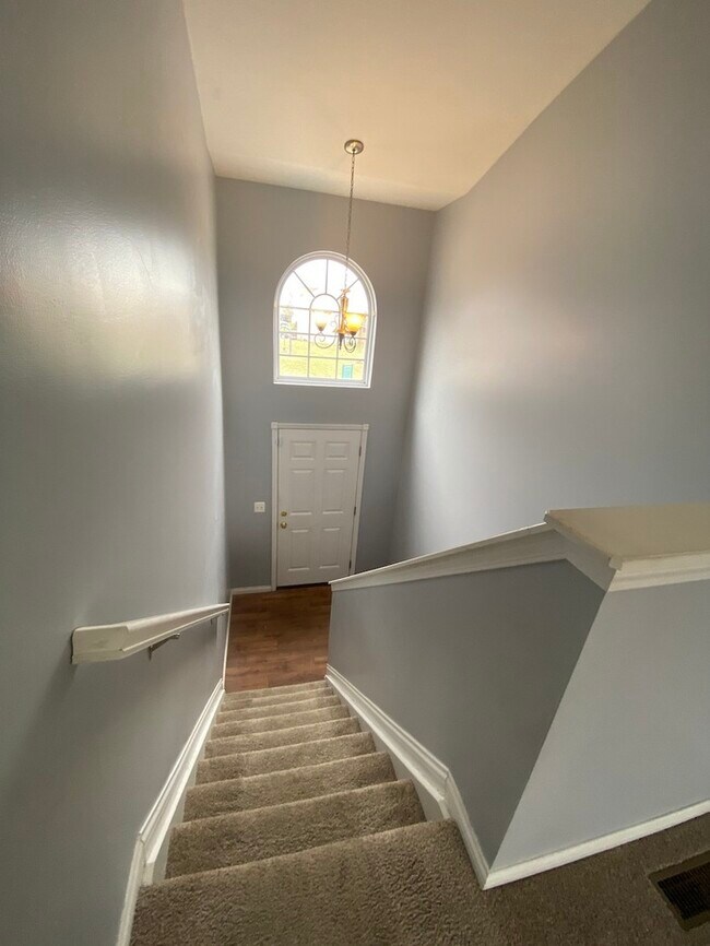 1555 Singh St, Florence, KY 41042 House for Rent in Florence, KY