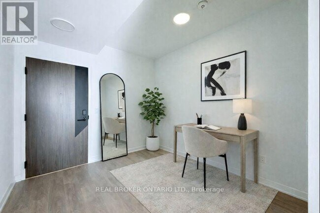 Building Photo - 1037 The Queensway