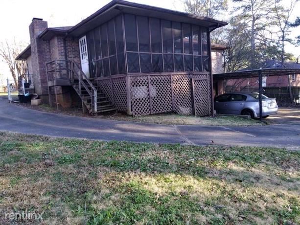 Foto del edificio - 6 br, 3 bath House - 820 Walnut Circle Sw