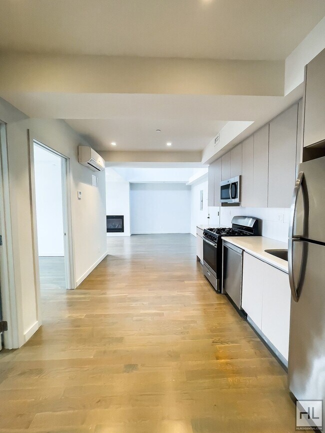 Building Photo - Bushwick Avenue / Spacious 2-Bed 1-Bath / ...