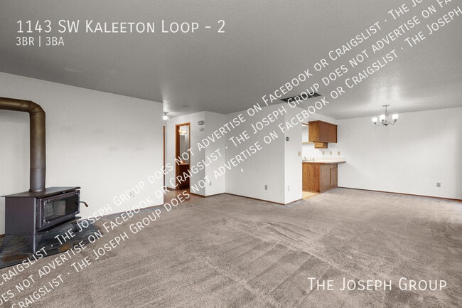 Foto del edificio - 1143 SW Kaleeton Loop