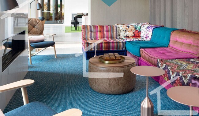 Building Photo - Full luxury gorgeous spacious Brighton 2 b...