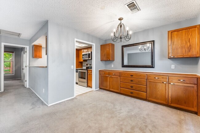 Building Photo - 26 Dogwood Dr