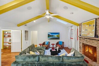 Building Photo - 310 Twisted Wood Dr