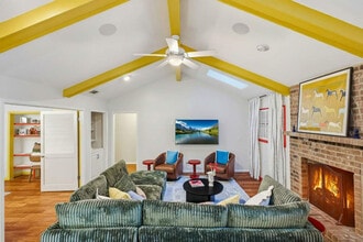 Building Photo - 310 Twisted Wood Dr