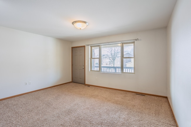 Building Photo - 821 Hawkeye Dr