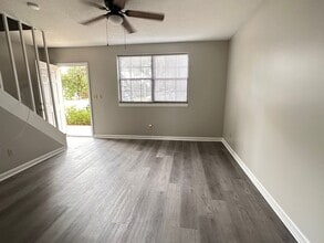 Building Photo - 828 Nottingham Dr