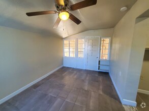 Building Photo - 309 W Jacinto St